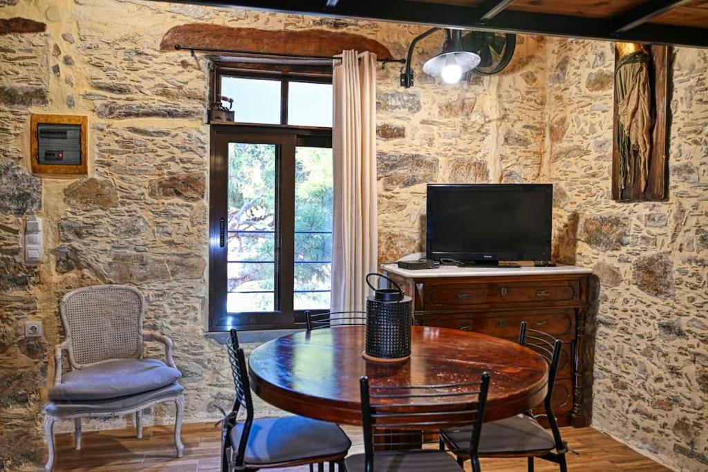 Pefkopetro Loft Vakantiehuis *